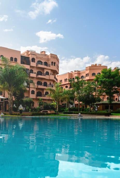 Luxury With Pool Appartement *
